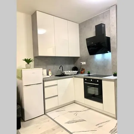 Lejlighed Completely Renovated Apartment Next To Lake. Bratislava